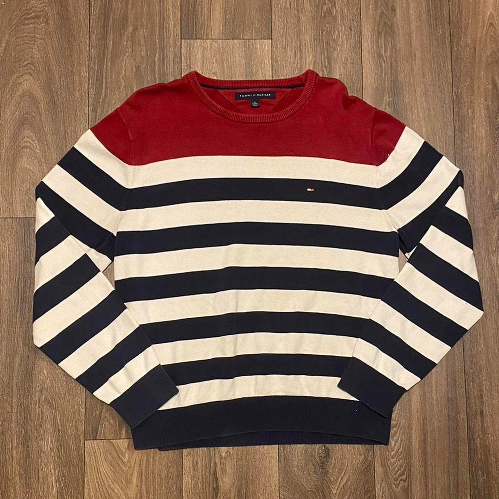 Tommy Hilfiger thin knit sweater 

Message for any questions